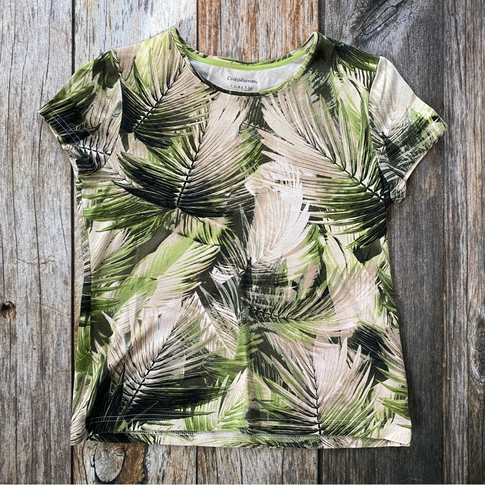 Leaf print graphic tee